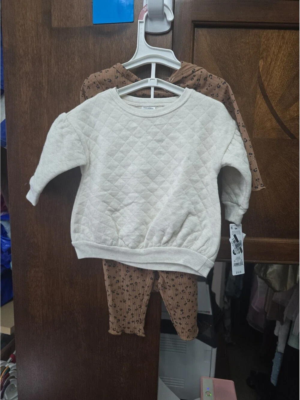 6m brand new three piece outfit set from carter's item 54G5